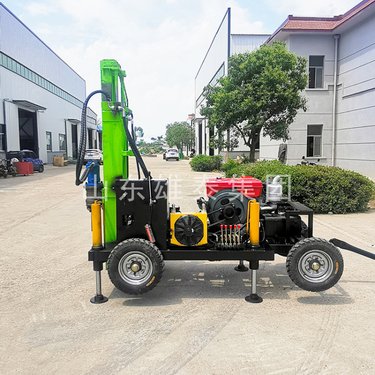 液压桩基础大口径打孔潜孔钻机 山区岩土层家用饮水井可入户打井机