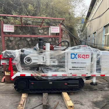 全液压履带式钻机 地质勘探取芯设备 矿用深井潜孔钻车 生产厂家