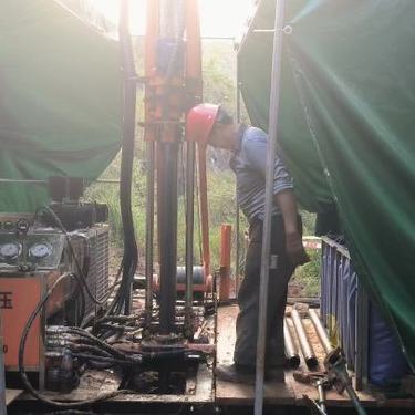 全液压潜孔钻机厂家优质供应 岩心钻探打孔机 智强钻探定制