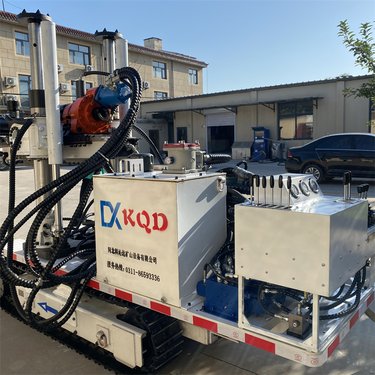 地质勘探用全液压履带式钻机 探水探瓦斯钻孔取芯钻探机设备厂家