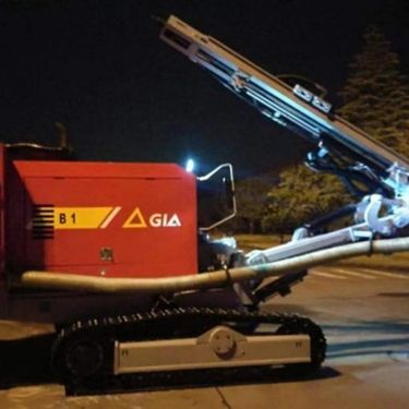 红五环GIA系列 B6全液压露天潜孔钻机 两级压缩